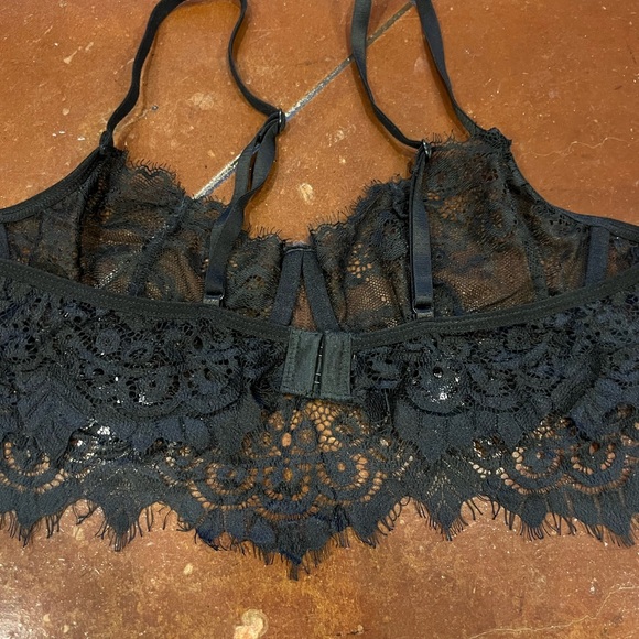 Black lace bralette - Picture 3 of 3